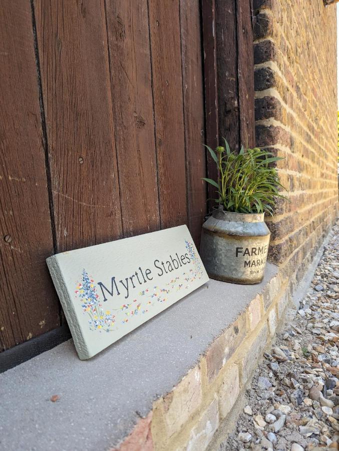 Myrtle Stables - Converted, Self-Contained, Countryside Hernhill Exteriör bild